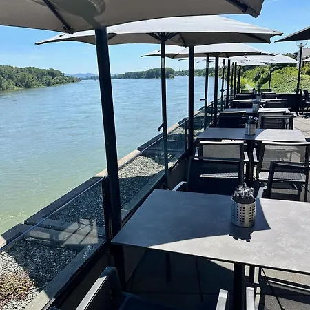 Rheinterrassen Cafe Restaurant Hotel 3*