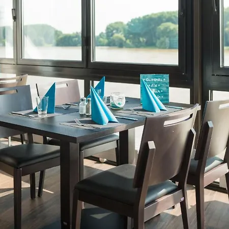 Rheinterrassen Cafe Restaurant 3* Widdig