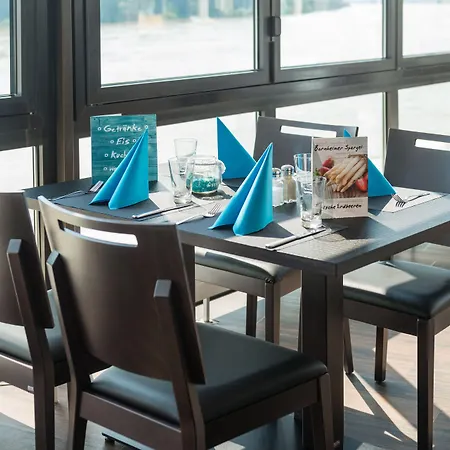 فندق Rheinterrassen Cafe Restaurant