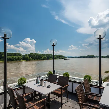 فندق Rheinterrassen Cafe Restaurant