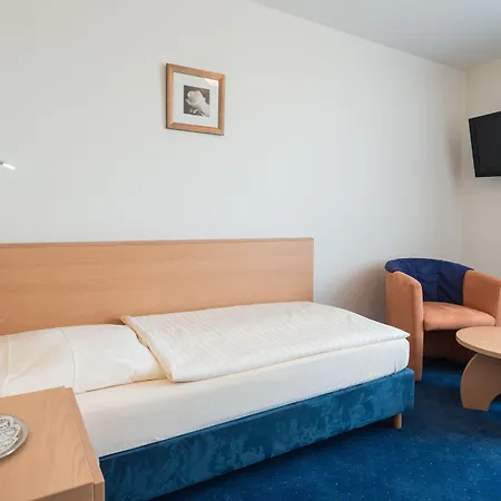 Rheinterrassen Café Restaurant 3* Widdig