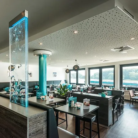 Hotel Rheinterrassen Café Restaurant 3*
