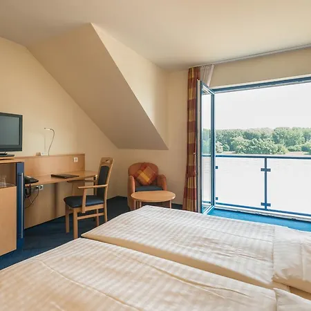 Hotel Rheinterrassen Cafe Restaurant 3*