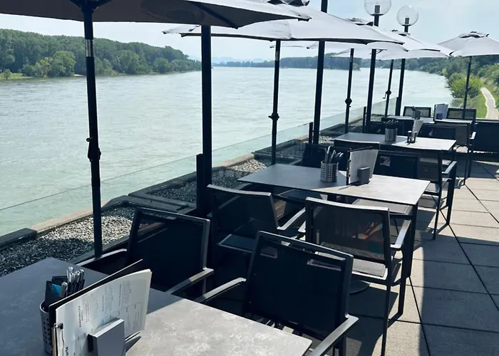 Rheinterrassen Cafe Restaurant