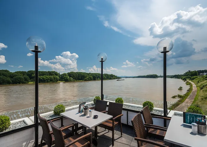 ホテル Rheinterrassen Cafe Restaurant