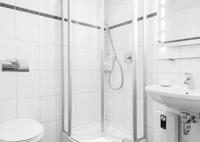 فندق Rheinterrassen Cafe Restaurant فيدِش