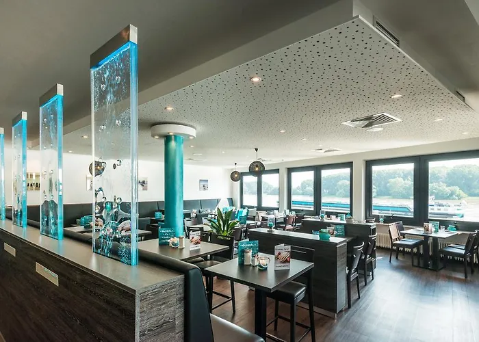 ホテル Rheinterrassen Cafe Restaurant 3*