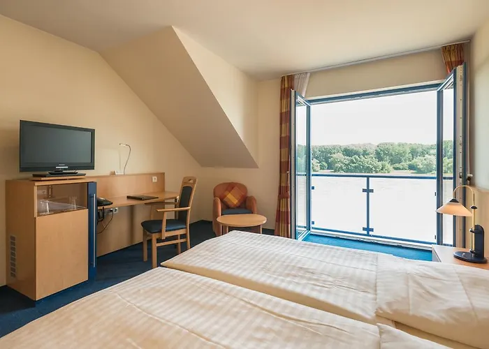 ホテル Rheinterrassen Cafe Restaurant 3*