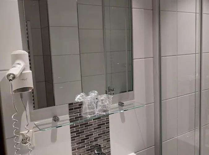 Rheinterrassen Cafe Restaurant ホテル Widdig